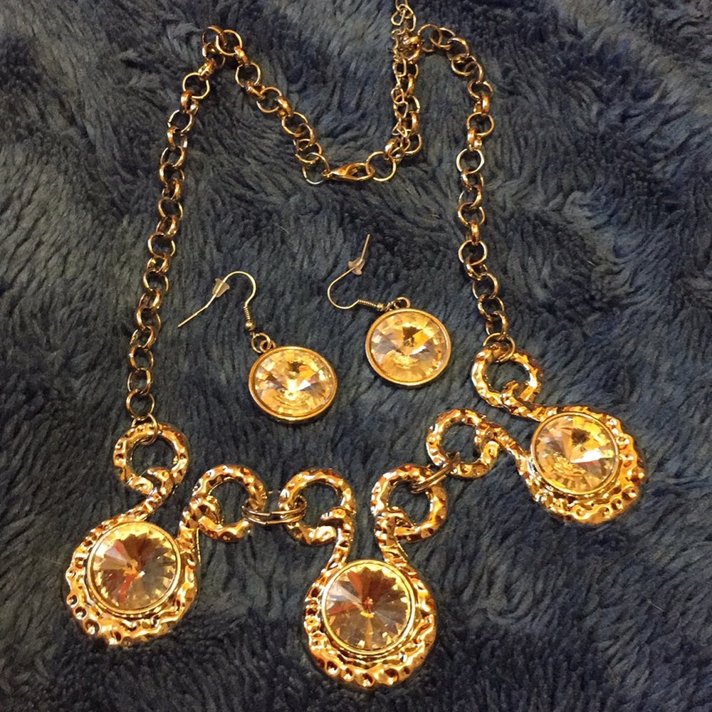 Set of necklace and earrings